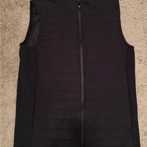 UNRL Large Black Quilted Vest
